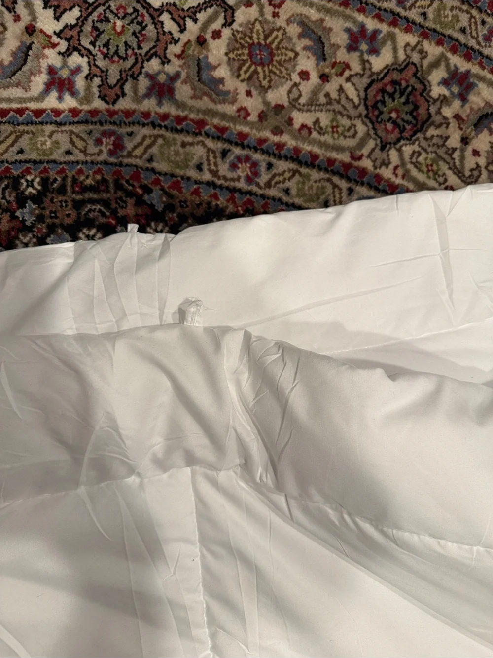Plush White Comforter - Lightweight All-Season Comfort. Duvet insert
